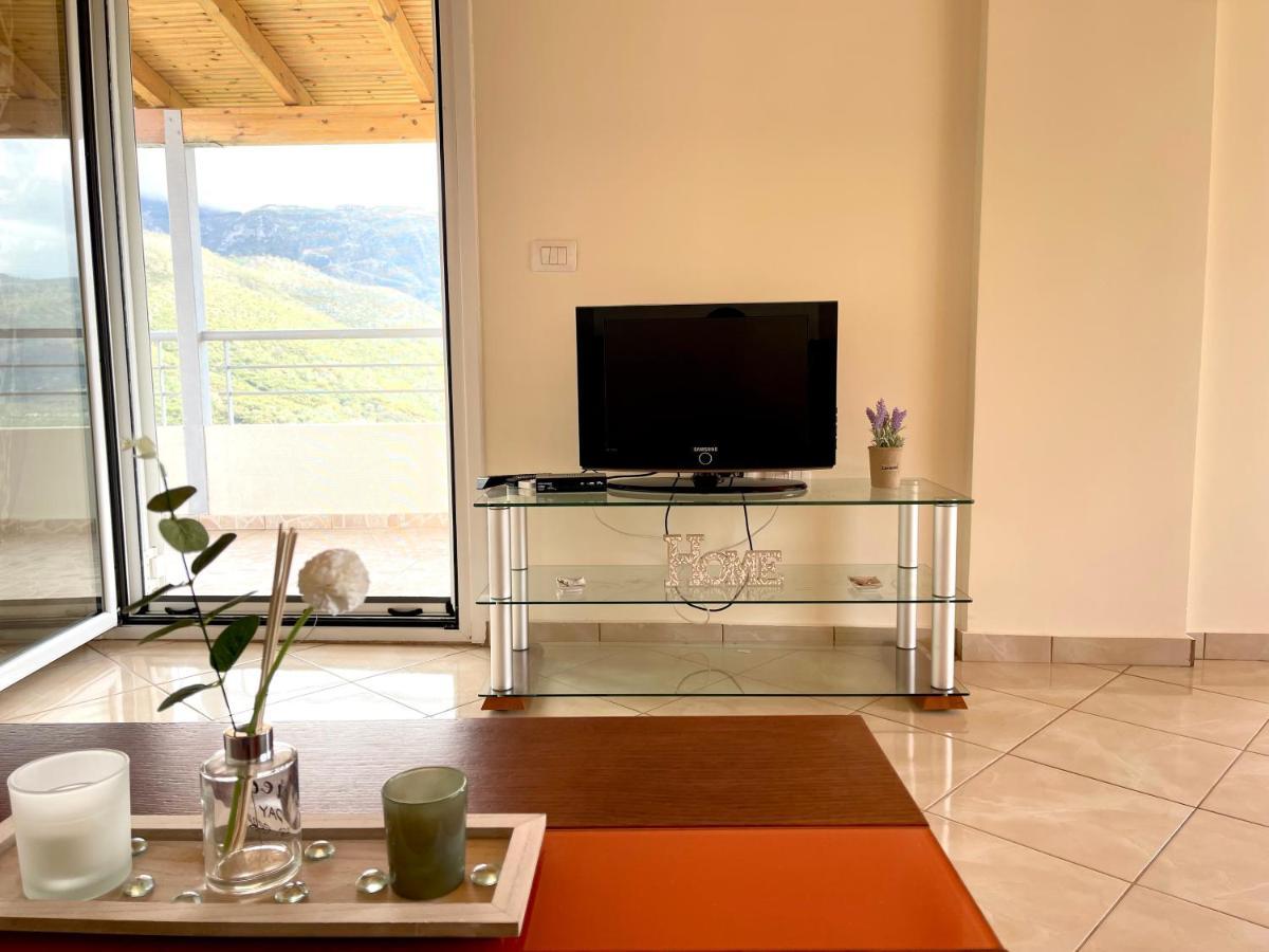 Lucas Apartments Himarë Dış mekan fotoğraf