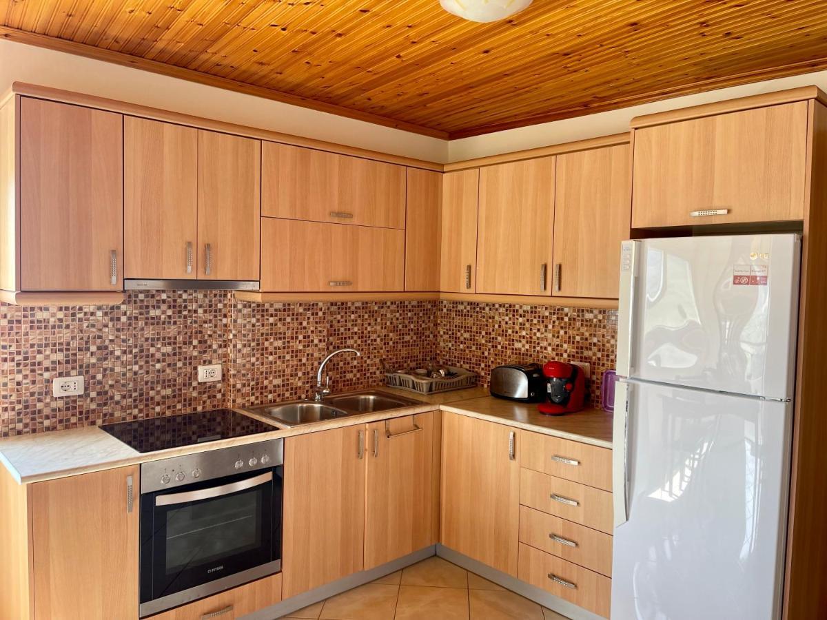 Lucas Apartments Himarë Dış mekan fotoğraf