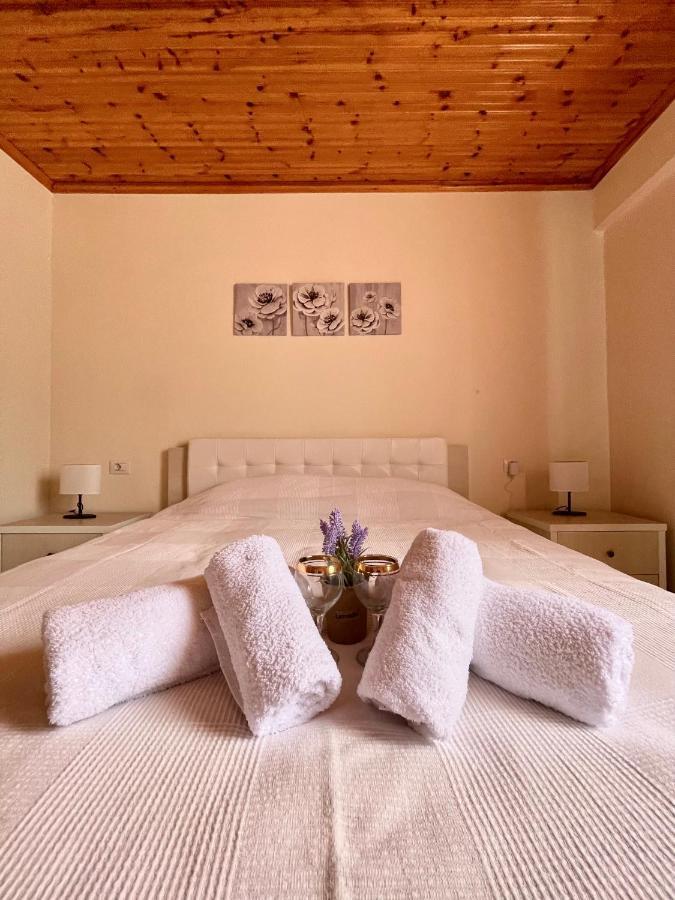 Lucas Apartments Himarë Dış mekan fotoğraf