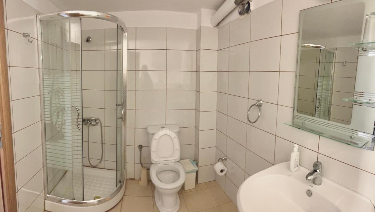 Lucas Apartments Himarë Dış mekan fotoğraf