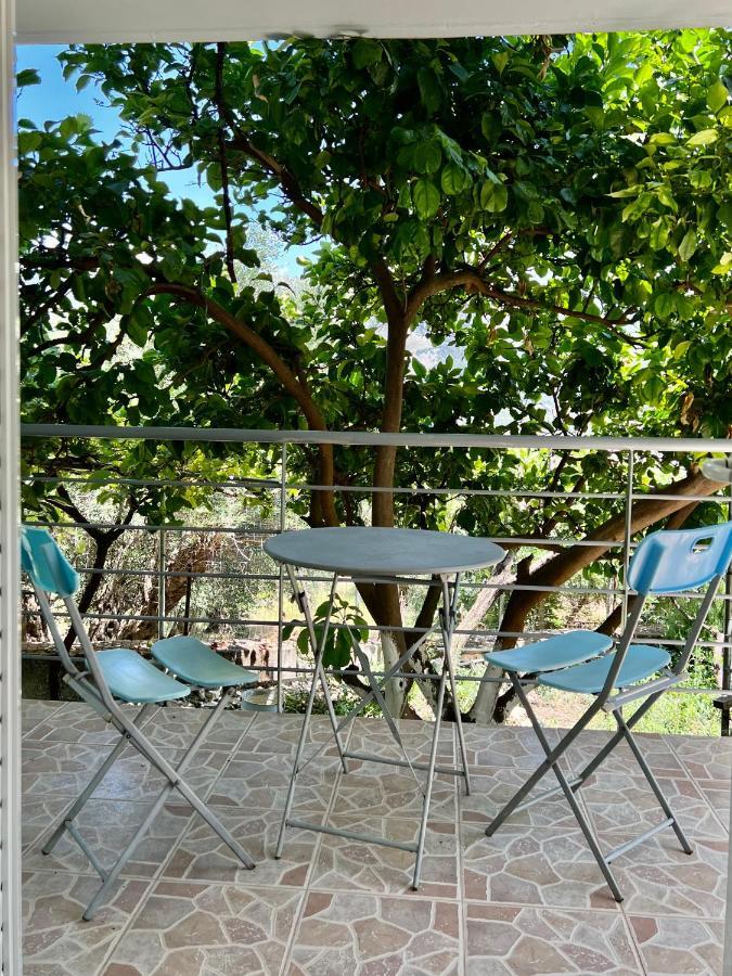 Lucas Apartments Himarë Dış mekan fotoğraf