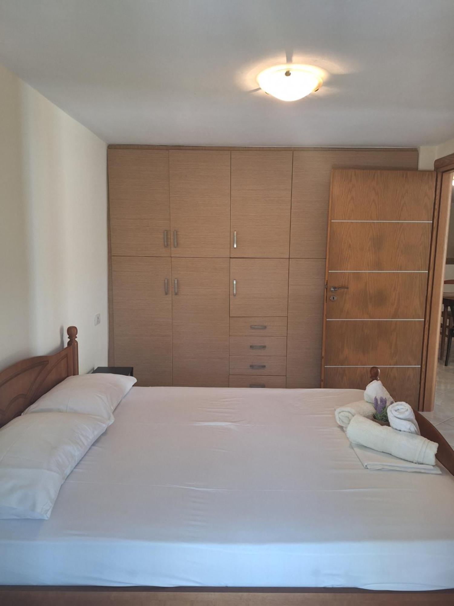 Lucas Apartments Himarë Dış mekan fotoğraf