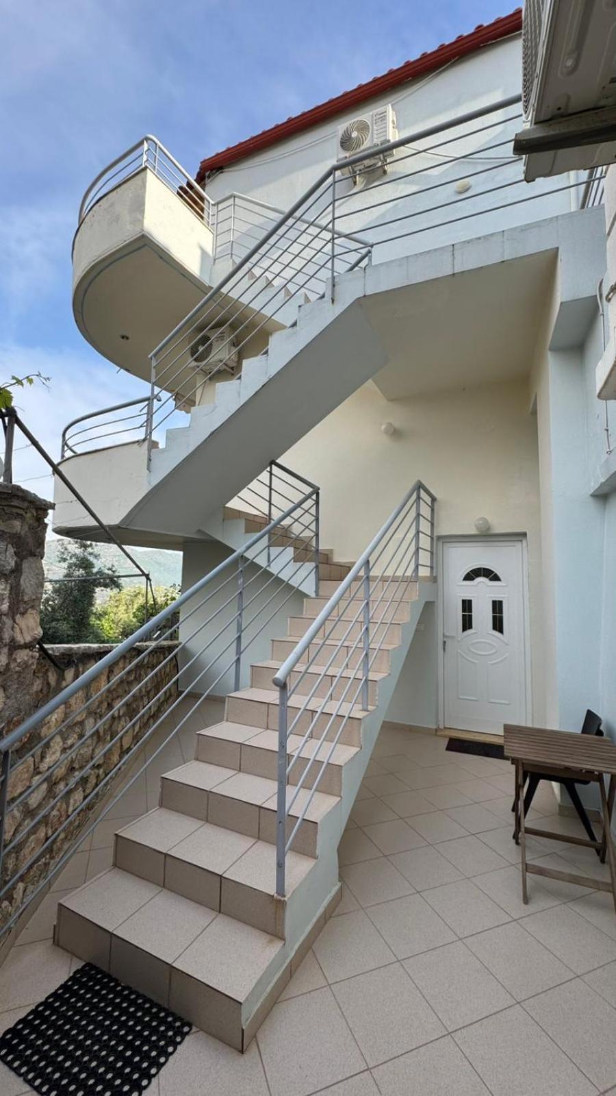 Lucas Apartments Himarë Dış mekan fotoğraf